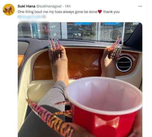 “it's beautiful, till she accidentally kicks something" -reactions as sukihana shows off her fancy toe nails - sweetloaded