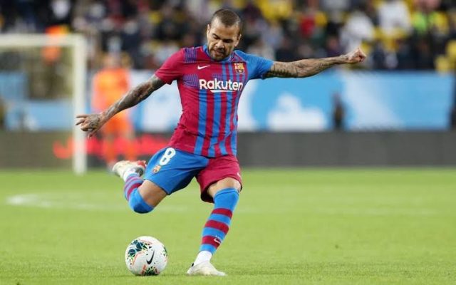 Prime 5 footballers with the highest variety of trophies - sweetloaded