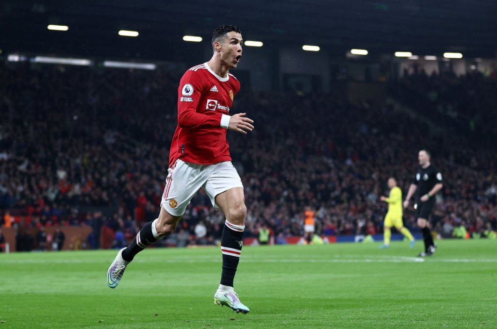 Cristiano ronaldo reportedly sends message to man. United supporters - sweetloaded