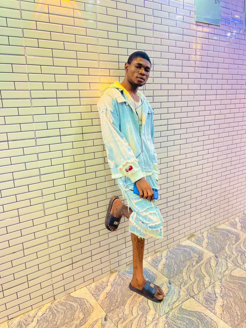 Dj small litre - who go help you no go stress you mixtape