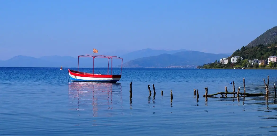 Tips to start a low-waste lifestyle and make earth day habit stick year round - sweetloaded