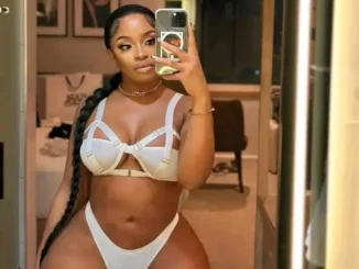 Cindy makhathini shows her pussy from the back. We have seen a lot of cindy makhathini’s naked videos this week and last week someone indicated that she was selling her pussy for cash